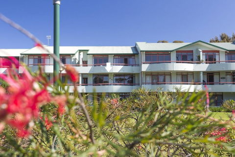 Fathoms 6 Mollymook - Accommodation Noosa 1
