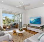 KINGY BEACH HOUSE at 162 - Accommodation Noosa