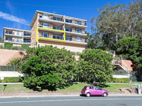 1 Kiah 53 Victoria Parade Stunning Views Wifi Aircon Just Across The Road To The Water - Accommodation Noosa 5