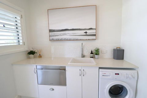 The Lakehouse In Raffetys Resort - Accommodation Noosa 3