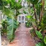 The Lakehouse In Raffetys Resort - Accommodation Noosa 0