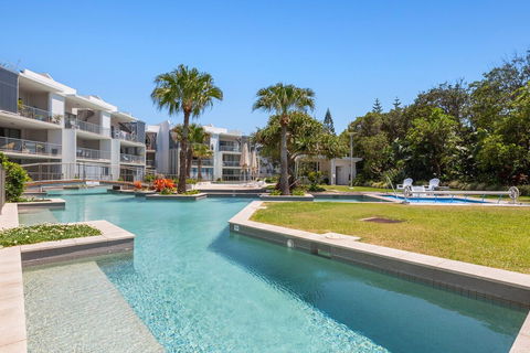 Swim Up Drift Apartment 12 South - Accommodation Noosa 3