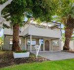 SANTORINI BEACH HOUSE SAFETY BEACH - Accommodation Noosa
