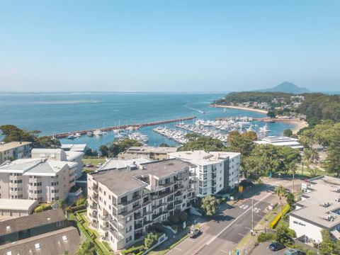15 Dolphin Cove 2 6 Government Rd Stunning Penthouse With Views Lift & Ducted Air Conditioning - Accommodation Noosa 0