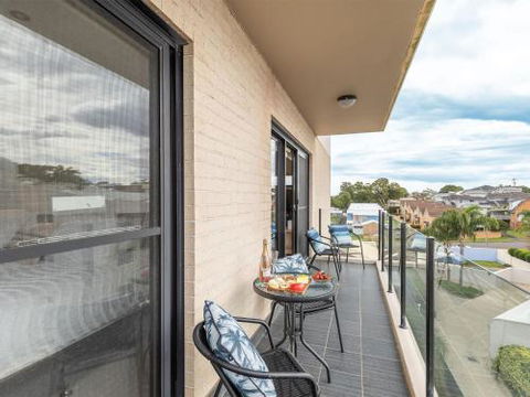 15 Dolphin Cove 2 6 Government Rd Stunning Penthouse With Views Lift & Ducted Air Conditioning - Accommodation Noosa 1