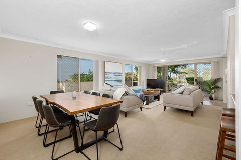 Beachfront On Marine - Accommodation Noosa 4