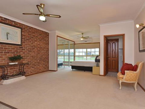 Wine Country Homestead 1br Studio - Accommodation Noosa 3