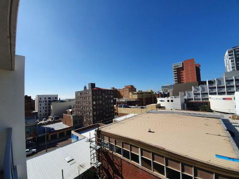 (just Listed) Bolton St. 1br 350m Walk To Newcastle Beach +++ Wifi End Eand - Accommodation Noosa 4