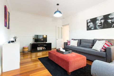 HUNTER In The Heart Of Collingwood Fitzroy - Accommodation Noosa 5
