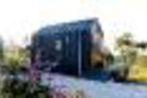 Modern Tiny House (Compass Hut) - Accommodation Noosa 6