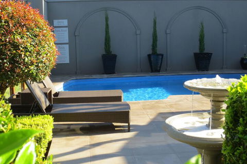 Gallery Apartments - Accommodation Noosa 1