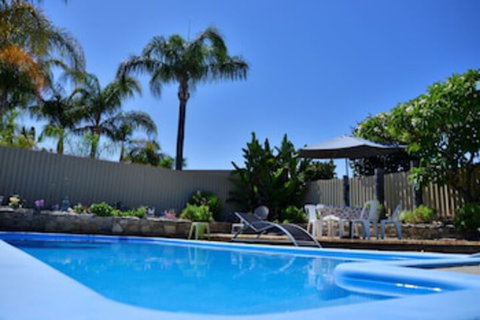 Palms Bed & Breakfast - Accommodation Noosa 0
