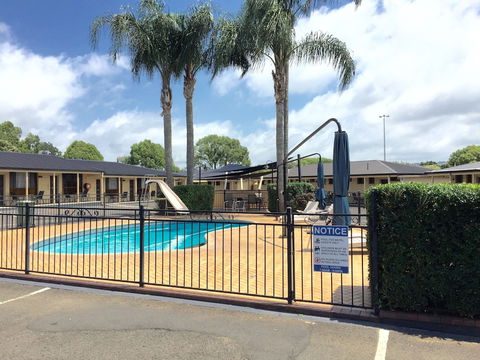 James Street Motor Inn - Accommodation Noosa 2