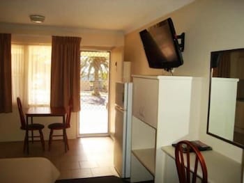 Holiday Lodge Motor Inn - Accommodation Noosa 6