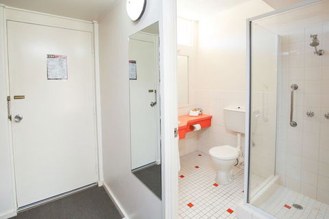 Sandors Motor Inn - Accommodation Noosa 5