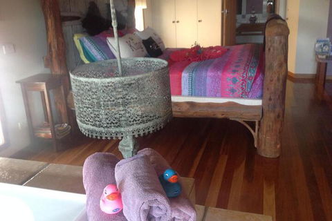 Ditto Daddys - Accommodation Noosa 2