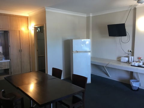 Kooyong Hotel - Accommodation Noosa 6