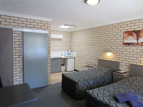 Cowra Crest Motel - Accommodation Noosa 6