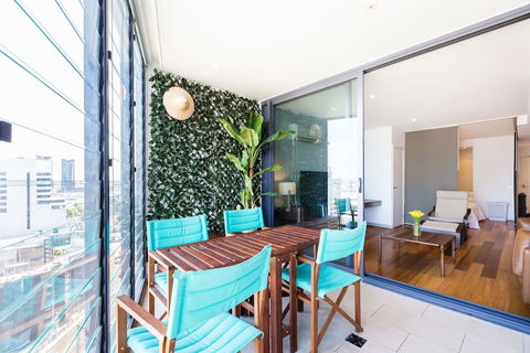 RIVER, 1BDR Melbourne Apartment - Accommodation Noosa 6
