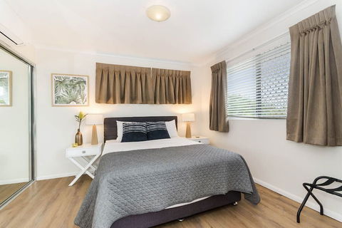 City Stadium Apartment On The Riverfront - Accommodation Noosa 2