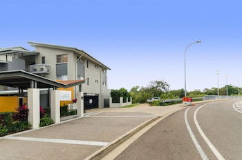 City Stadium Apartment On The Riverfront - Accommodation Noosa 0