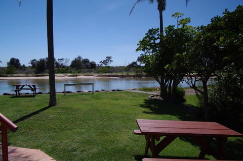 Beachfront 1 25 Willow Street - Accommodation Noosa 4