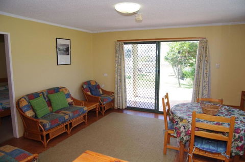 Beachfront 1 25 Willow Street - Accommodation Noosa 2