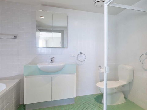 11 Bayview Apartment 42 Stockton Street Right In The CBD Of Nelson Bay With Water Views - Accommodation Noosa 4