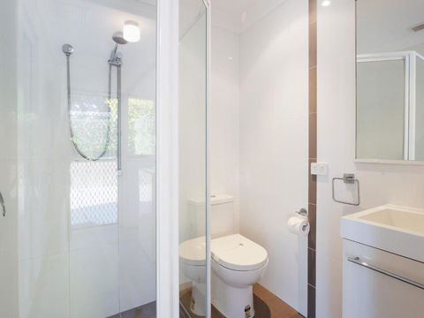 33 Gloucester St. Huge Holiday House In Nelson Bay With Pool & Stunning Water Views - Accommodation Noosa 5