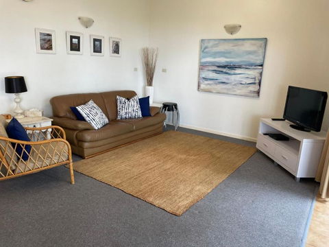 1 Fiddlers Green 62 Magnus Street Ground Floor Unit Close To CBD - Accommodation Noosa 2
