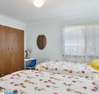Evans Retreat 5 Sandy Point Road cottage across the road from Sandy Point Beach - Accommodation Noosa