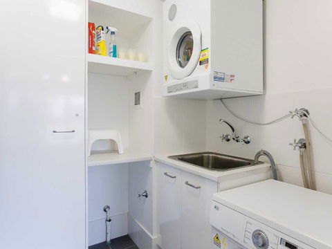 12 Florentine 11 Columbia Close â€“ WIFI Aircon Spectacular Views - Accommodation Noosa 3
