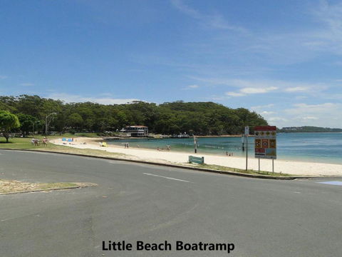 12 Florentine 11 Columbia Close â€“ WIFI Aircon Spectacular Views - Accommodation Noosa 4