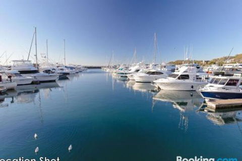 1 Thurlow Lodge 6 Thurlow Avenue Air Conditioned & Pool In The Heart Of Town - Accommodation Noosa 4
