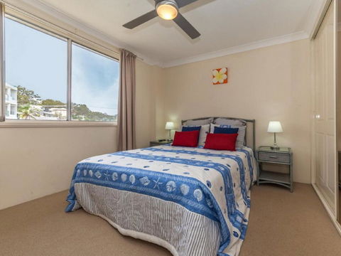 3 Sunset 11 Victoria Parade Stunning Unit Right Across From The Water - Accommodation Noosa 2