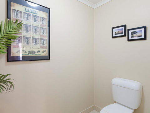 1 SEASHELLS 21 23 MAGNUS STREET â€“ WIFI POOL LIFT & AIR CONDITIONING - Accommodation Noosa 1