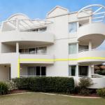 1 SEASHELLS 21 23 MAGNUS STREET â€“ WIFI POOL LIFT & AIR CONDITIONING - Accommodation Noosa 0