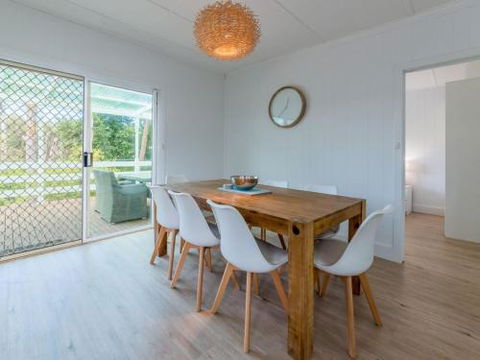 DRIFTAWAY ACROSS FROM SURF BEACH - Accommodation Noosa 3