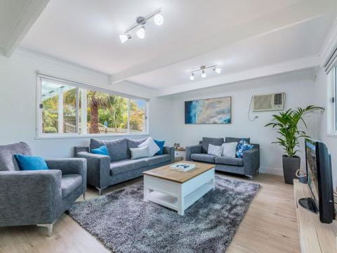 DRIFTAWAY ACROSS FROM SURF BEACH - Accommodation Noosa 6