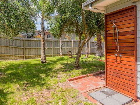 DRIFTAWAY ACROSS FROM SURF BEACH - Accommodation Noosa 2