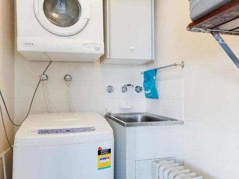 3 The Commodore 9 11 Donald Street Great Unit In The Heart Of Town - Accommodation Noosa 3