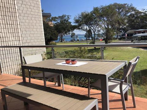 2 Villa Ellisa 8 10 Columbia Cl Beautiful Water Views & Directly Across To Little Beach - Accommodation Noosa 0