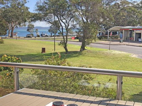 2 Villa Ellisa 8 10 Columbia Cl Beautiful Water Views & Directly Across To Little Beach - Accommodation Noosa 2