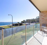 1 Little Hut 20 Kurrawa Close Spectacular Water Views NBN  Air Conditioned - Accommodation Noosa