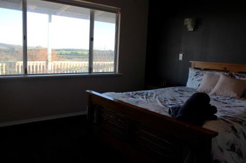 A Better Life Animal Sanctuary FarmStay Private Two Bedrooms Lounge Room & Bathroom & Toilet Shared Kitchen - Accommodation Noosa 4