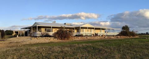 A Better Life Animal Sanctuary FarmStay Private Two Bedrooms Lounge Room & Bathroom & Toilet Shared Kitchen - Accommodation Noosa 0