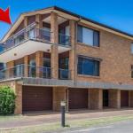 COLUMBIA VIEWS 2 / 9 COLUMBIA CLOSE AIRCON WIFI NETFLIX VIEWS & BOAT PARKING - Accommodation Noosa 0