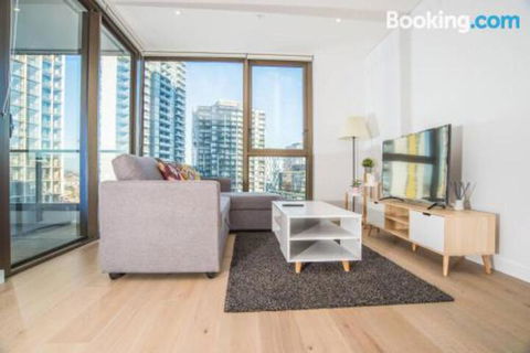 Perfect LocationCBD 2Bed2Bath APTParkingWifi - Accommodation Noosa 1