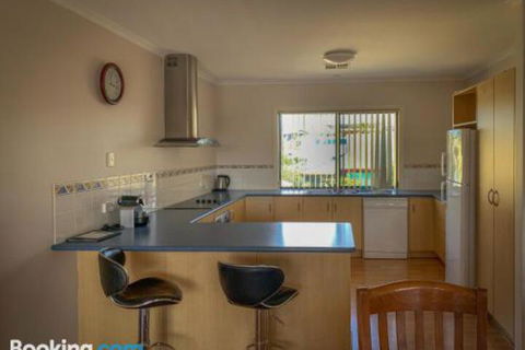 Endeavour 6 - Accommodation Noosa 1