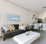 Perfect Location Spacious 2BR Apt Near Flinders Station - Accommodation Noosa